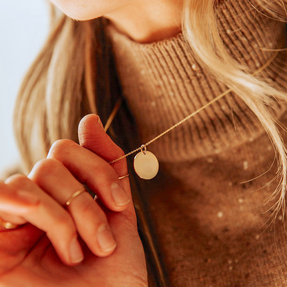 Filigrane Kette mit Kreis Anhänger - Self Love Club